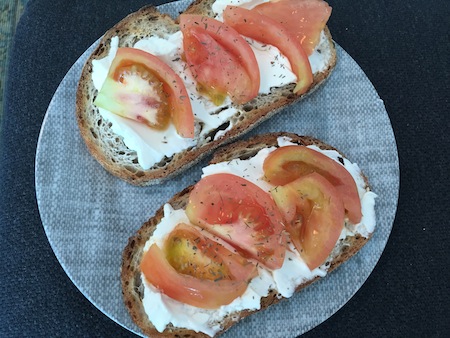 Labneh tomato bites